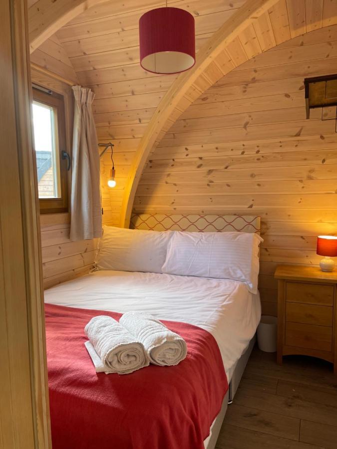 Squirrel Glamping Pod School House Farm Hotell Leighton  Eksteriør bilde