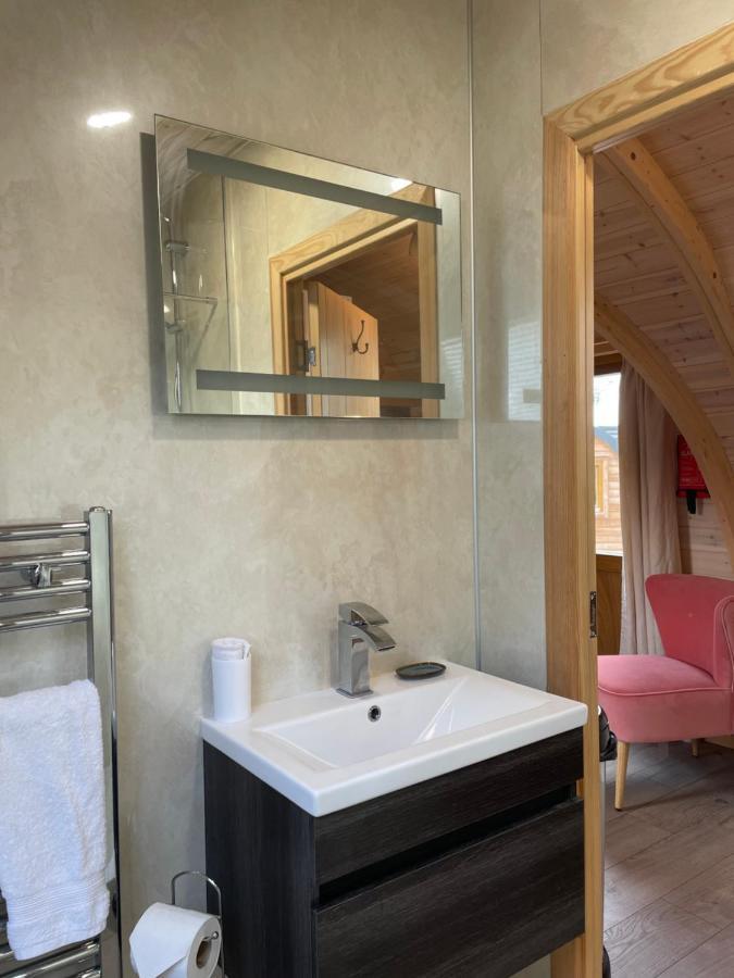 Squirrel Glamping Pod School House Farm Hotell Leighton  Eksteriør bilde