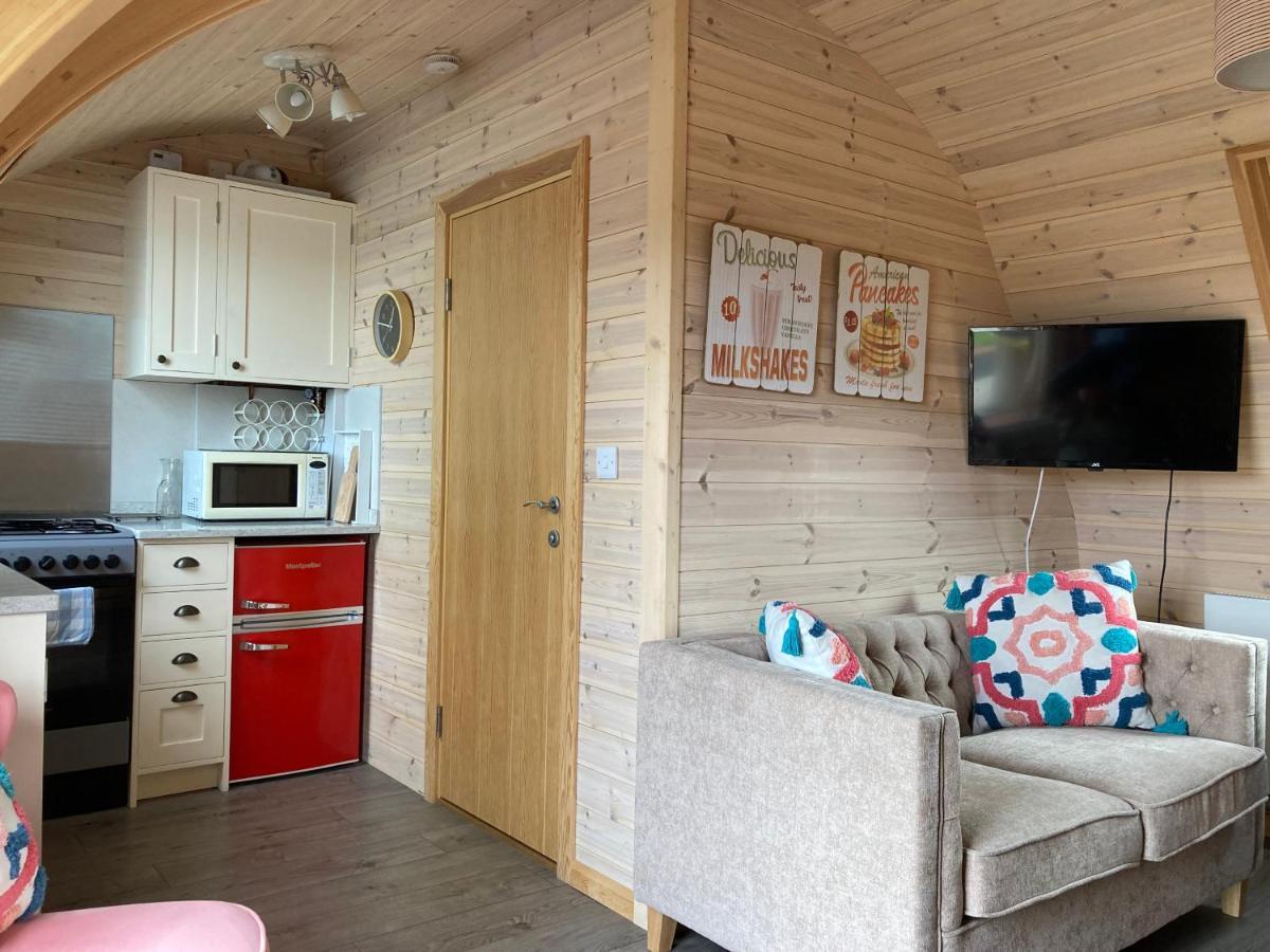 Squirrel Glamping Pod School House Farm Hotell Leighton  Eksteriør bilde